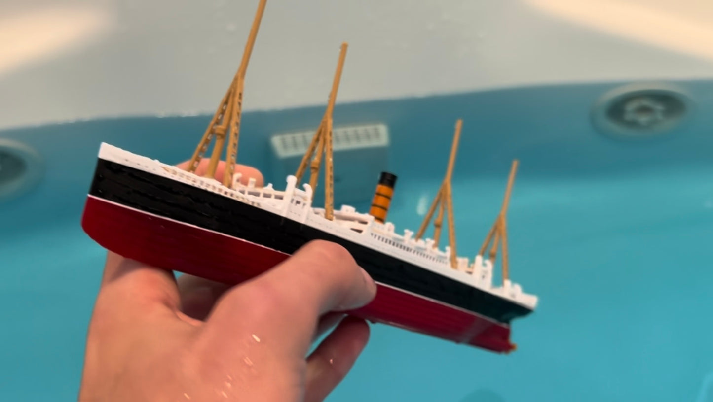 RMS Carpathia Submersible Model, Educational Model, FLOATS & SINKS Historically accurate