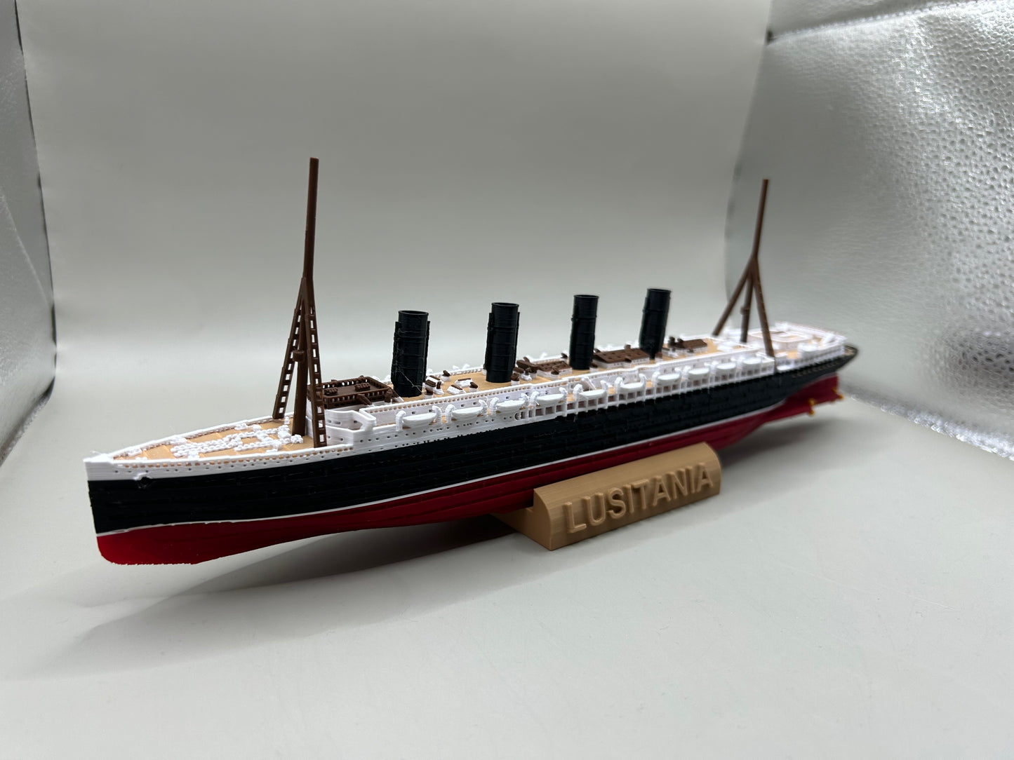 RMS Lusitania Submersible Model, Educational Model, FLOATS & SINKS Historically accurate