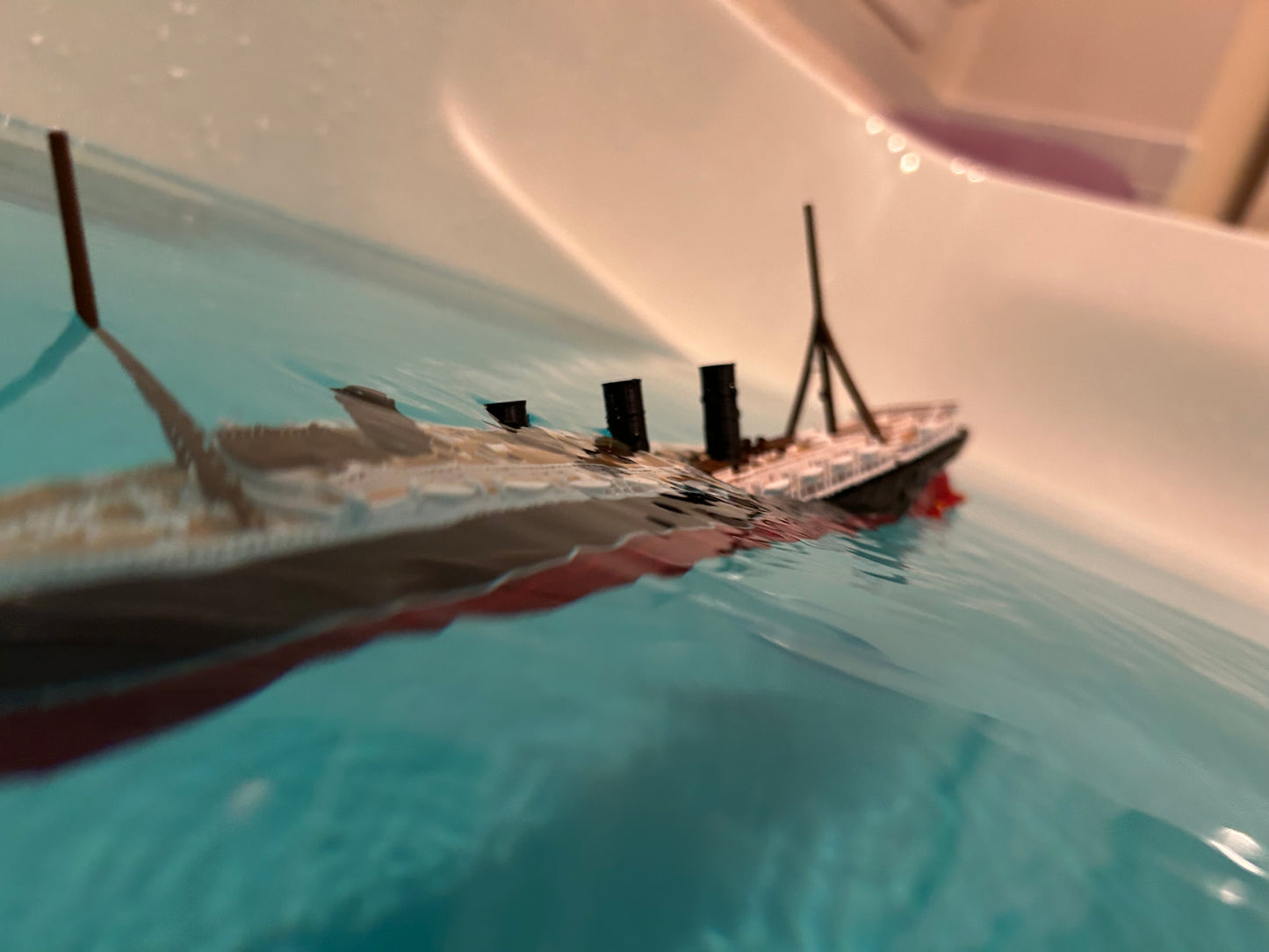 RMS Lusitania Submersible Model, Educational Model, FLOATS & SINKS Historically accurate