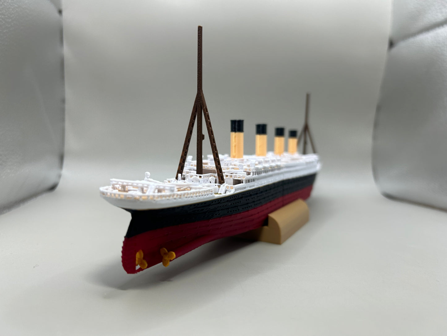 RMS Titanic Submersible Model, Educational Model, FLOATS & SINKS Historically accurate