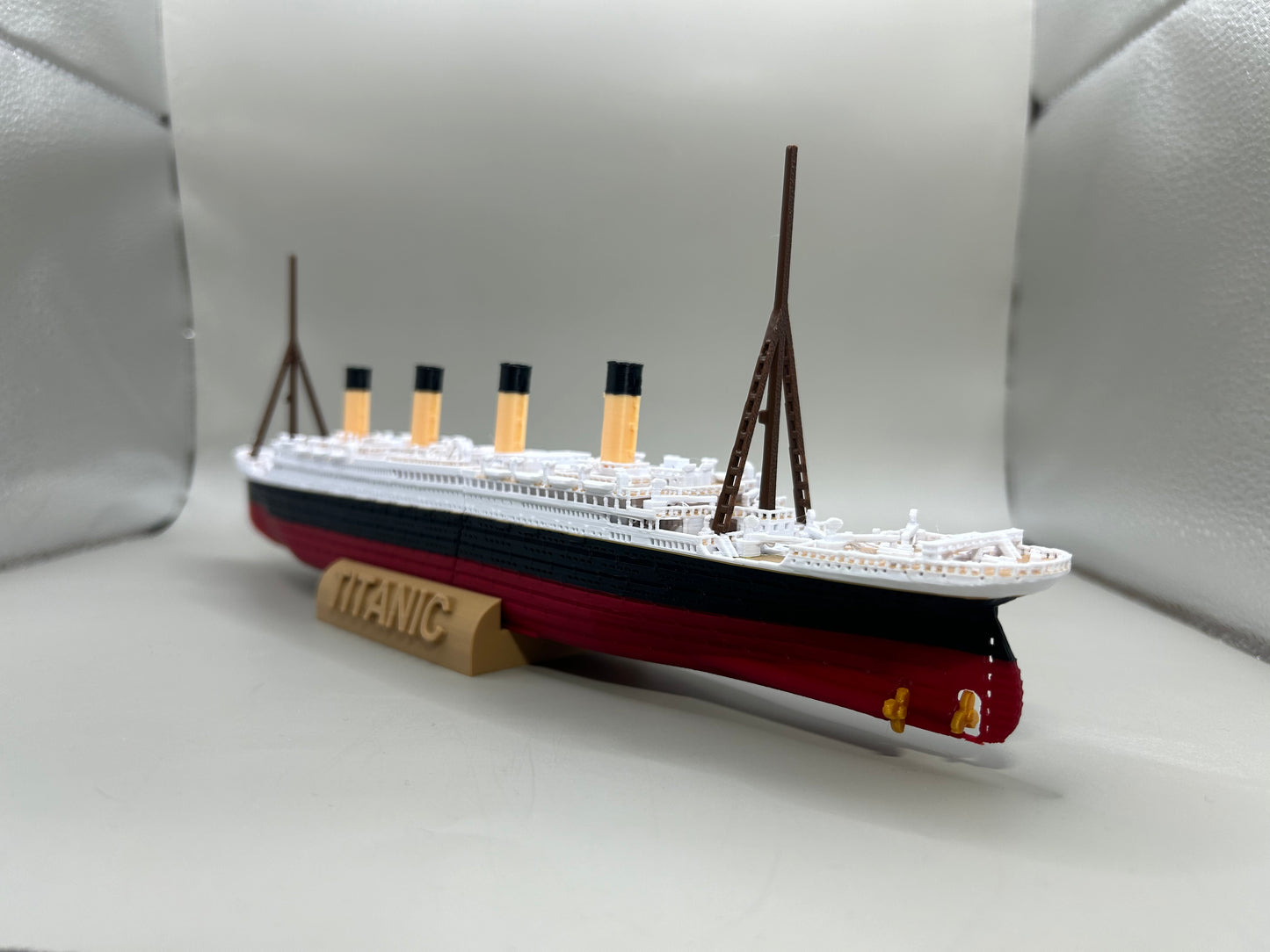 RMS Titanic Submersible Model, Educational Model, FLOATS & SINKS Historically accurate