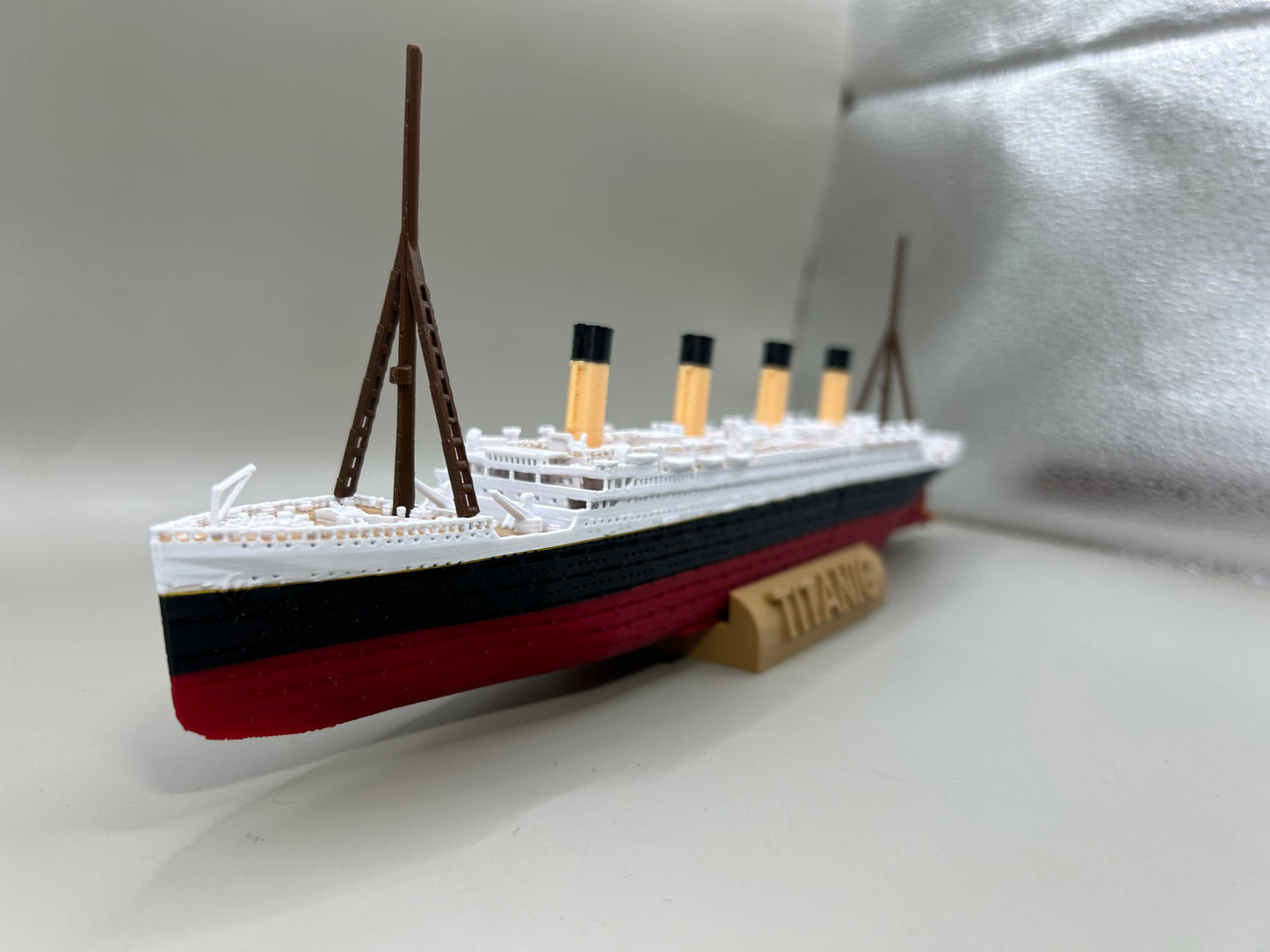 RMS Titanic Submersible Model, Educational Model, FLOATS & SINKS Historically accurate