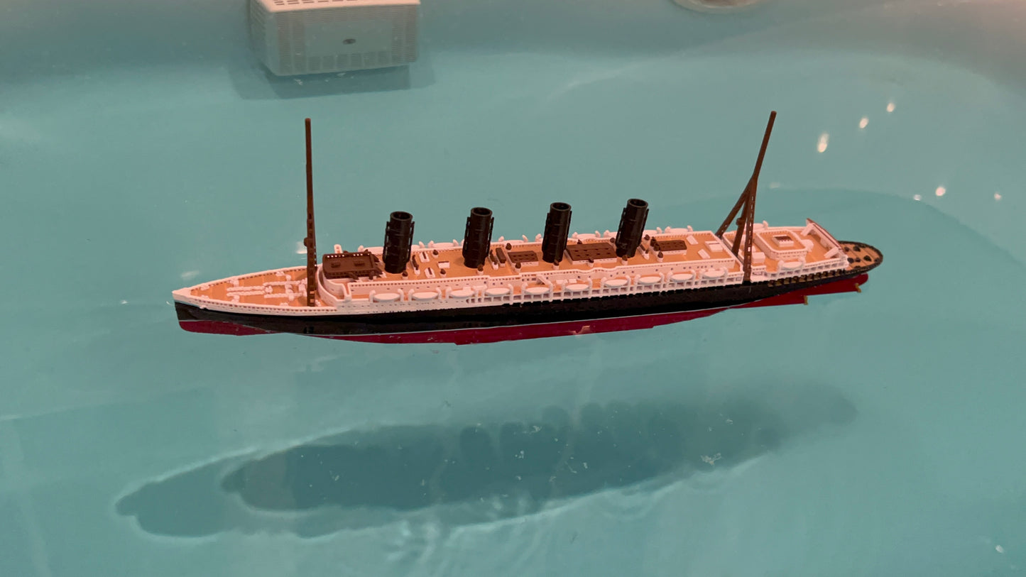 RMS Lusitania Submersible Model, Educational Model, FLOATS & SINKS Historically accurate