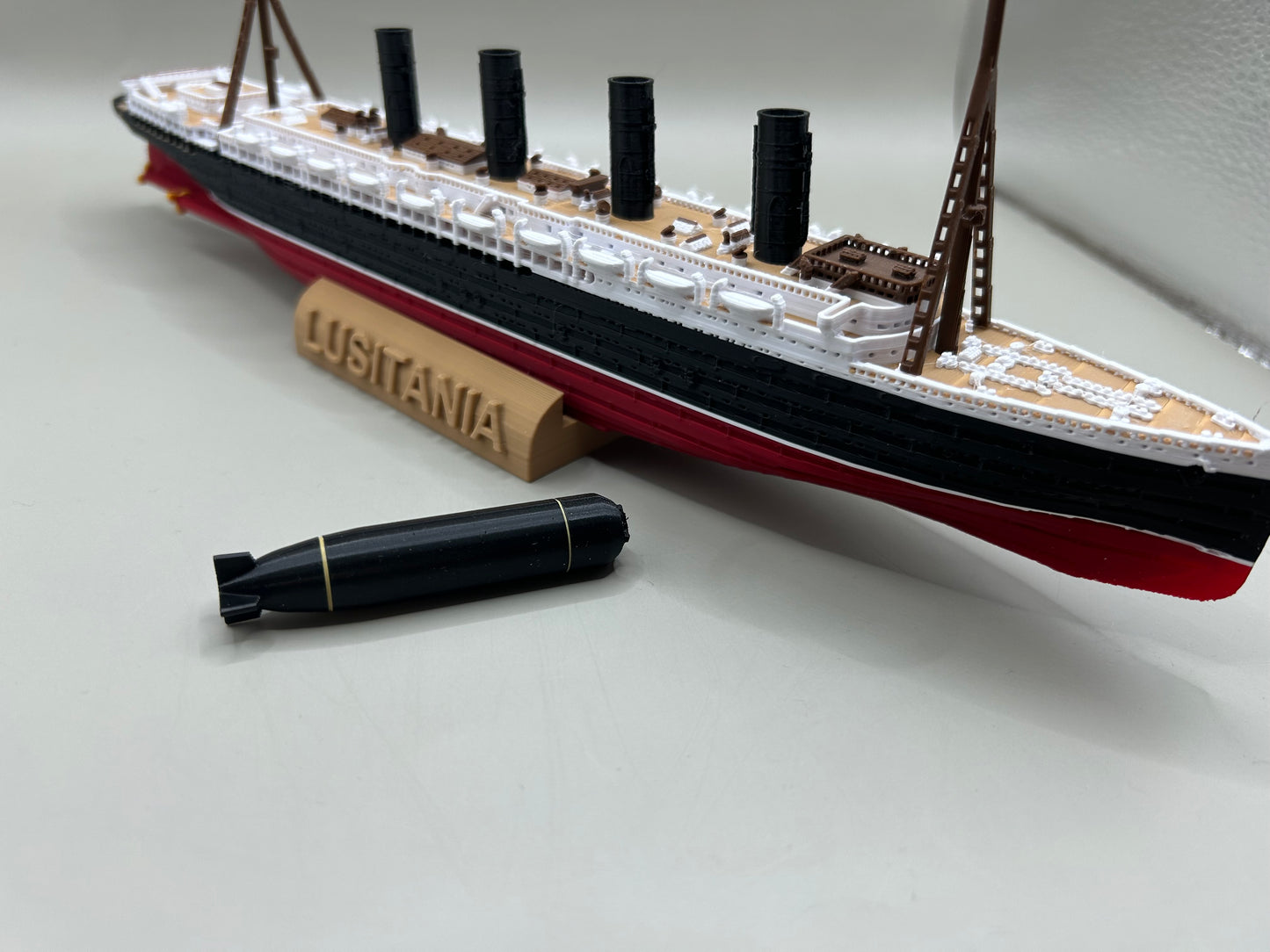 RMS Lusitania Submersible Model, Educational Model, FLOATS & SINKS Historically accurate