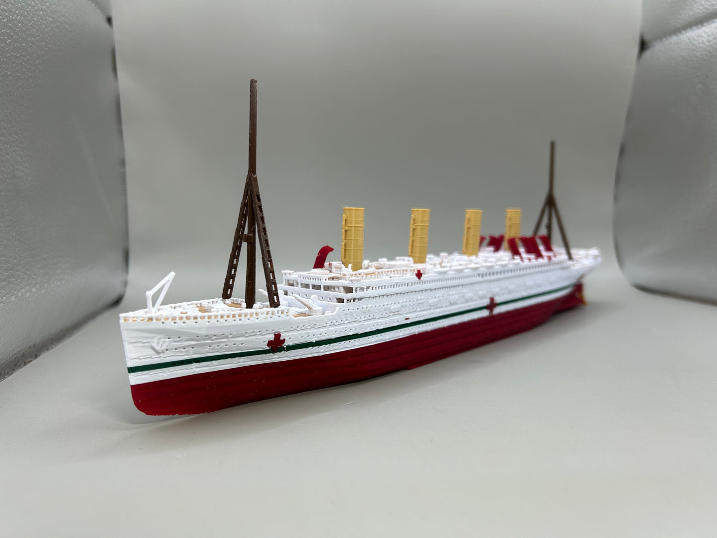 HMHS Britannic Submersible Model, Educational Model, FLOATS & SINKS Historically accurate