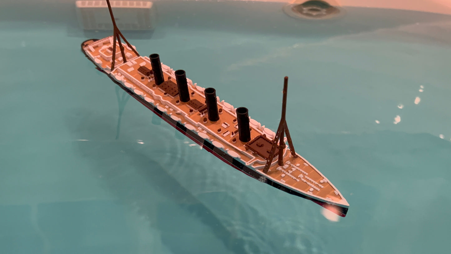 RMS Lusitania Submersible Model, Educational Model, FLOATS & SINKS Historically accurate