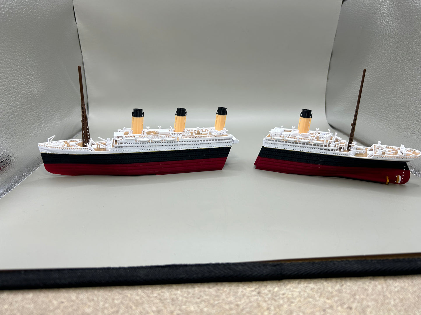 RMS Titanic Submersible Model, Educational Model, FLOATS & SINKS Historically accurate