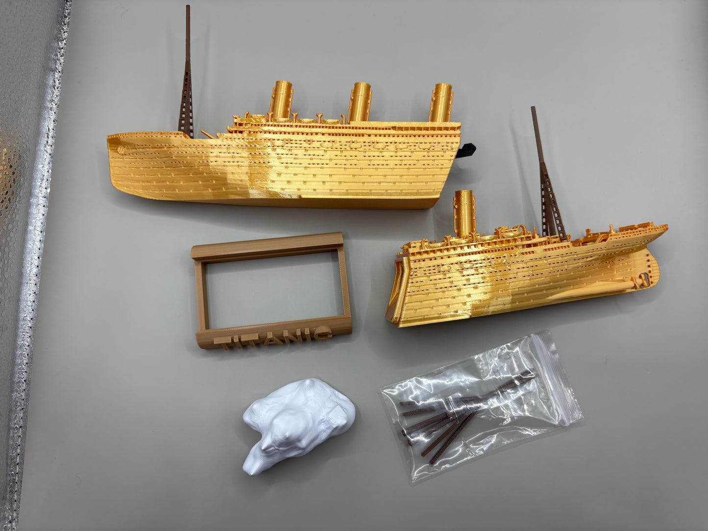 RMS Goldtanic Submersible Model, Educational Model, FLOATS & SINKS