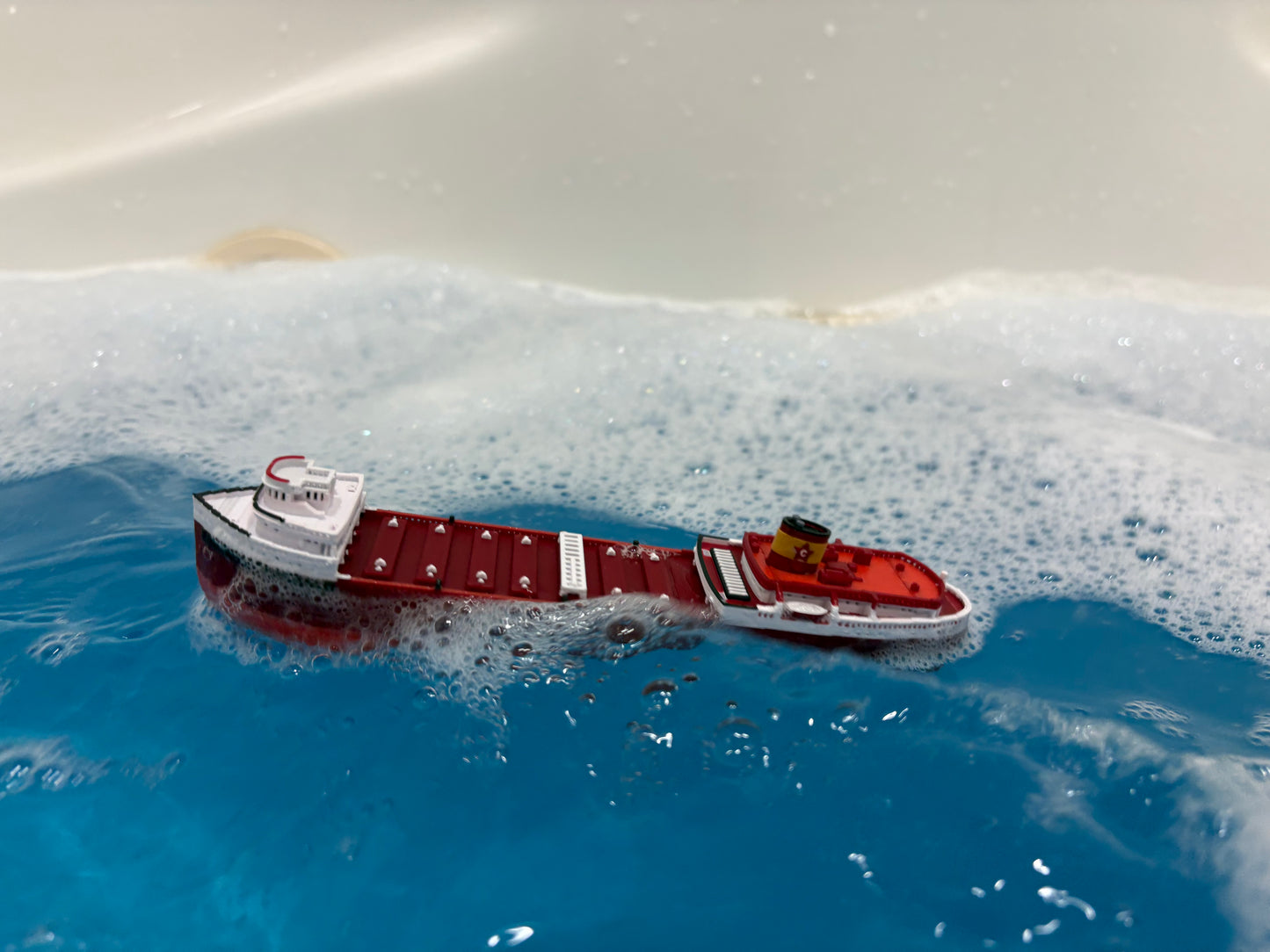 Floating Edmund Fitzgerald Model-Bath toy