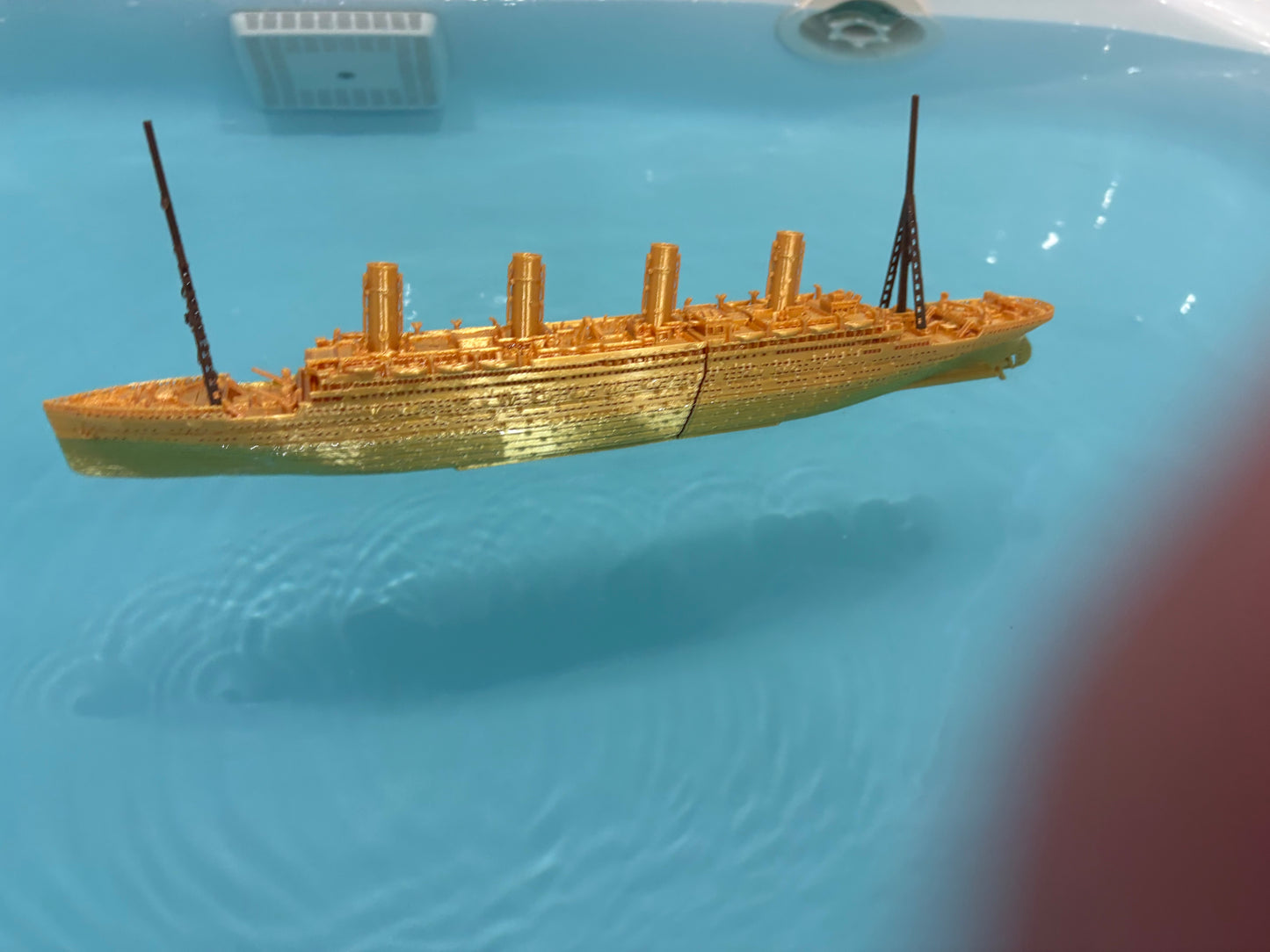 RMS Goldtanic Submersible Model, Educational Model, FLOATS & SINKS