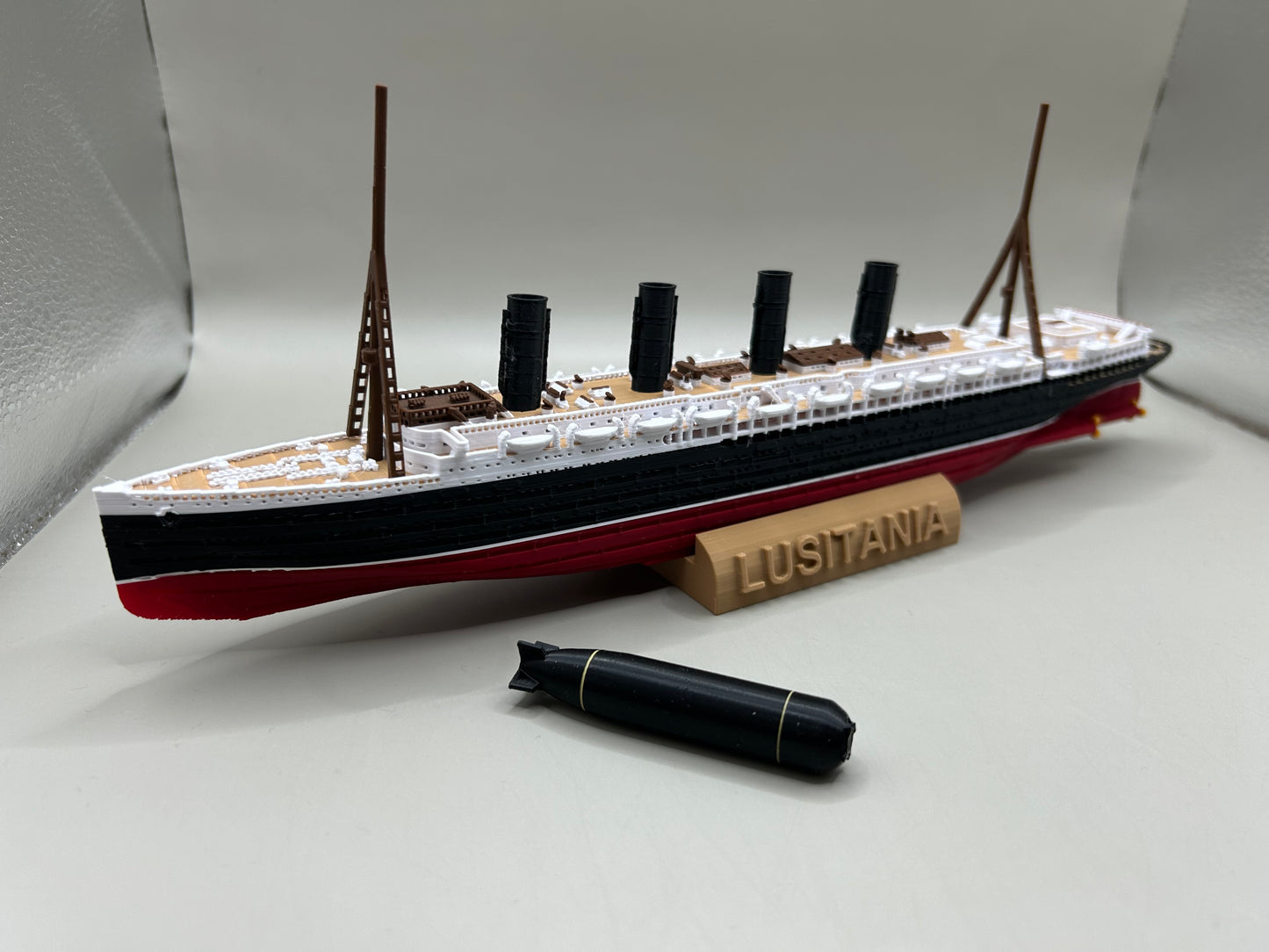 RMS Lusitania Submersible Model, Educational Model, FLOATS & SINKS Historically accurate