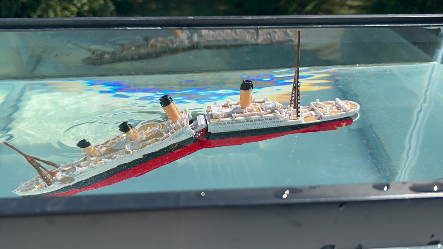 RMS Titanic Submersible Model, Educational Model, FLOATS & SINKS Historically accurate