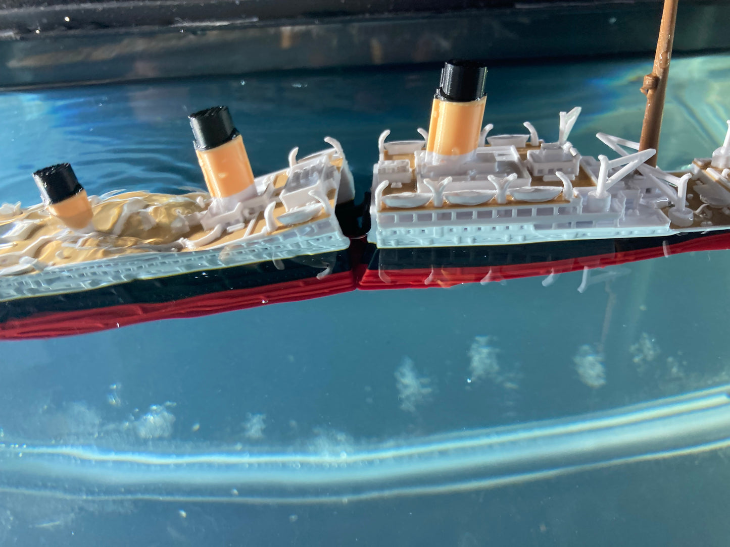 RMS Titanic Submersible Model, Educational Model, FLOATS & SINKS Historically accurate